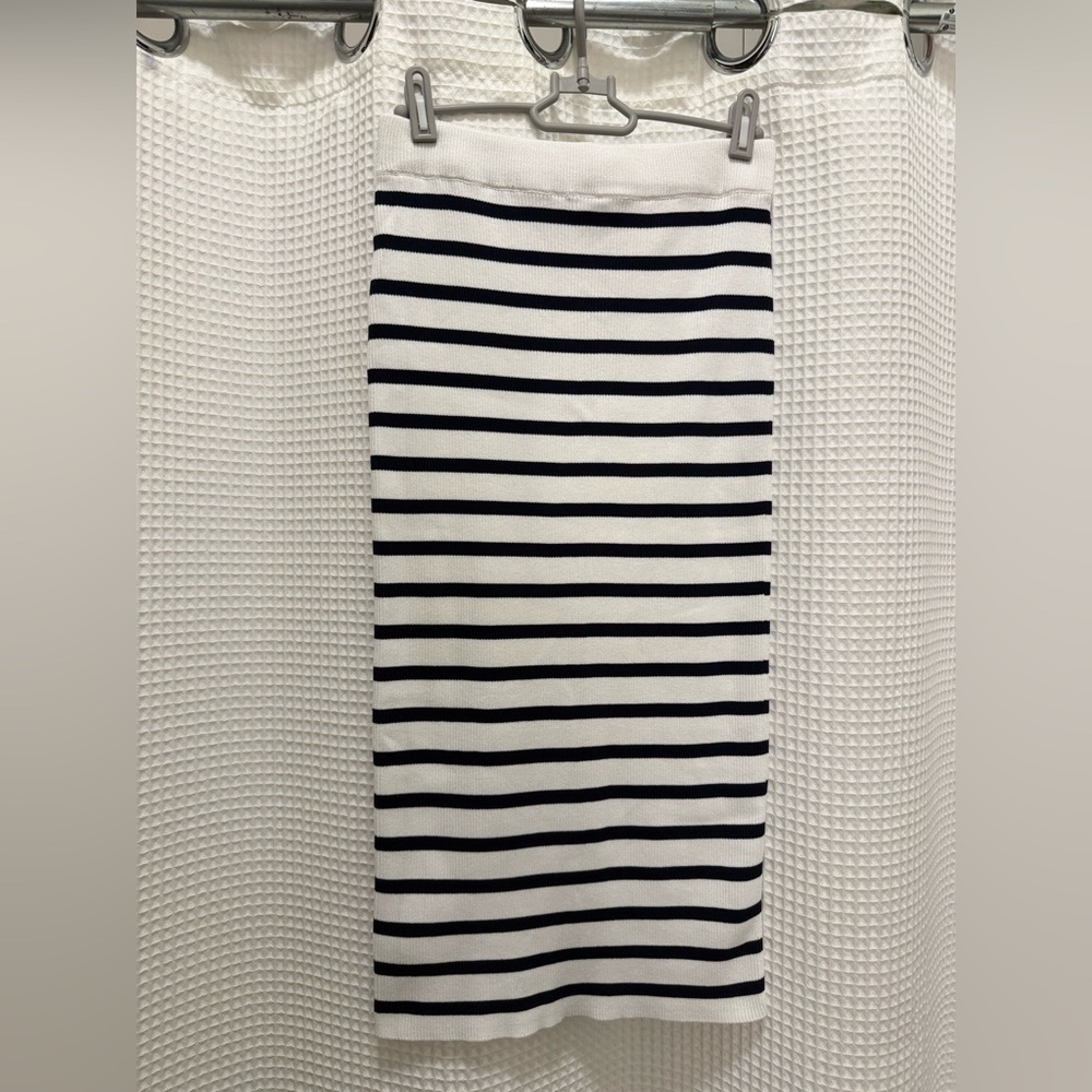 Zara Black and White Striped Pencil Skirt - size small